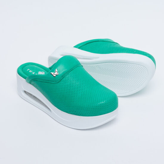 Classic Green Γυναικείες κλειστές δερμάτινες παντόφλες /