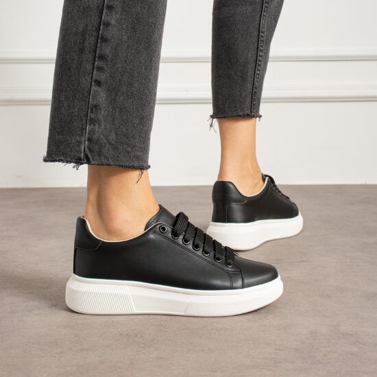 Ελαφριά γυναικεία μαύρα sneakers από φυσικό δέρμα /