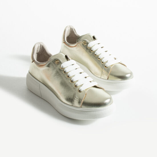Ελαφριά γυναικεία χρυσά sneakers από φυσικό δέρμα /