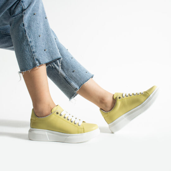 Ελαφριά γυναικεία κίτρινα sneakers από φυσικό δέρμα Sneakers γυναικεία πολύχρωμα 2 Alternative view of Ελαφριά γυναικεία κίτρινα sneakers από φυσικό δέρμα