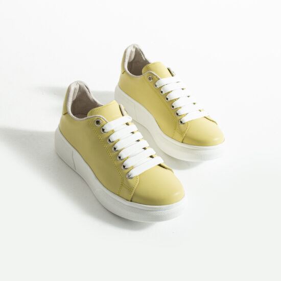 Ελαφριά γυναικεία κίτρινα sneakers από φυσικό δέρμα /