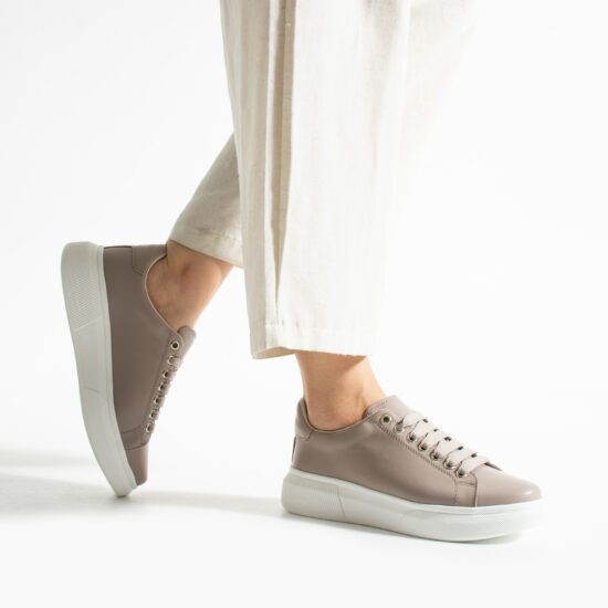 Ελαφριά γυναικεία ταουπ sneakers από φυσικό δέρμα /