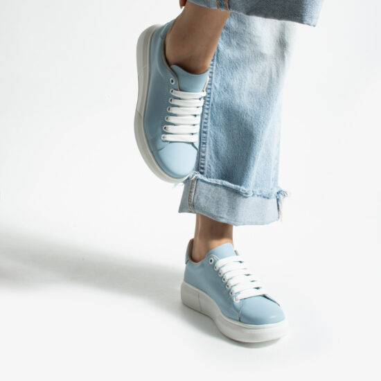 Ελαφριά γυναικεία μπλε sneakers από φυσικό δέρμα /