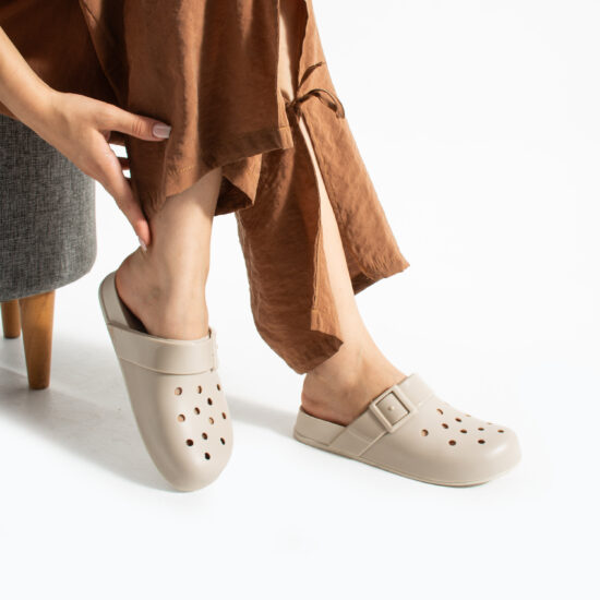 Nude γυναικείες λαστιχένιες παντόφλες τύπου clogs /
