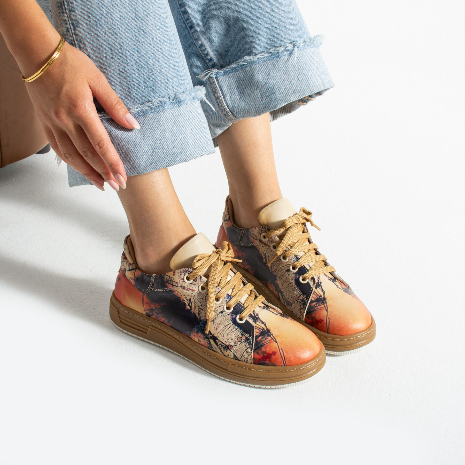 Γυναικεία δερμάτινα ανατομικά sneakers