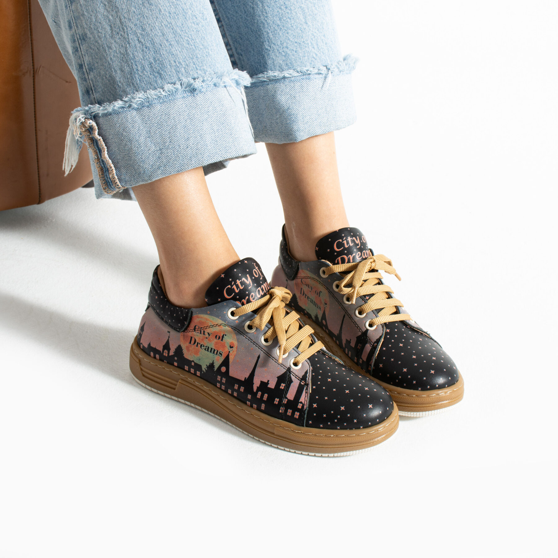 Γυναικεία δερμάτινα ανατομικά sneakers