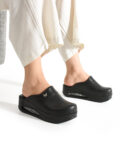 Comfort Black Μαύρα γυναικεία σαμπό εργασίας με πλατφόρμα από οικολογικό δέρμα /