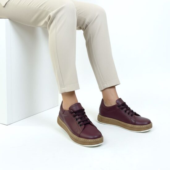 Alternative view of Γυναικεία μπορντό δερμάτινα ανατομικά sneakers