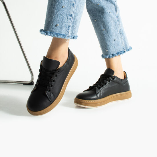 Γυναικεία μαύρα δερμάτινα ανατομικά sneakers /