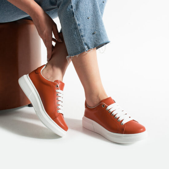 Ελαφριά γυναικεία κόκκινα sneakers από φυσικό δέρμα