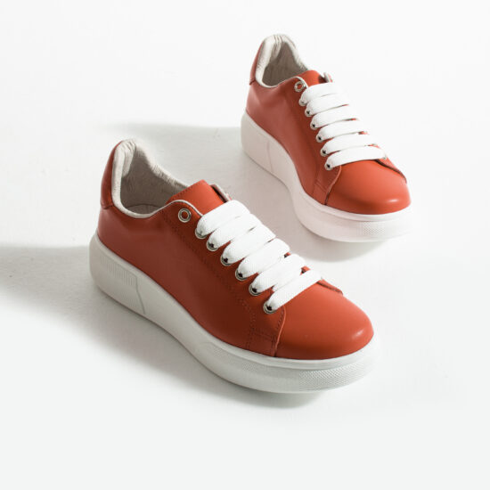 Ελαφριά γυναικεία κόκκινα sneakers από φυσικό δέρμα /
